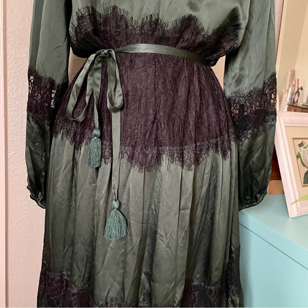 Johnny Was Emerald Green 100% Silk Maxi Dress Black Lace Accents Sz Large Belt - Picture 15 of 15